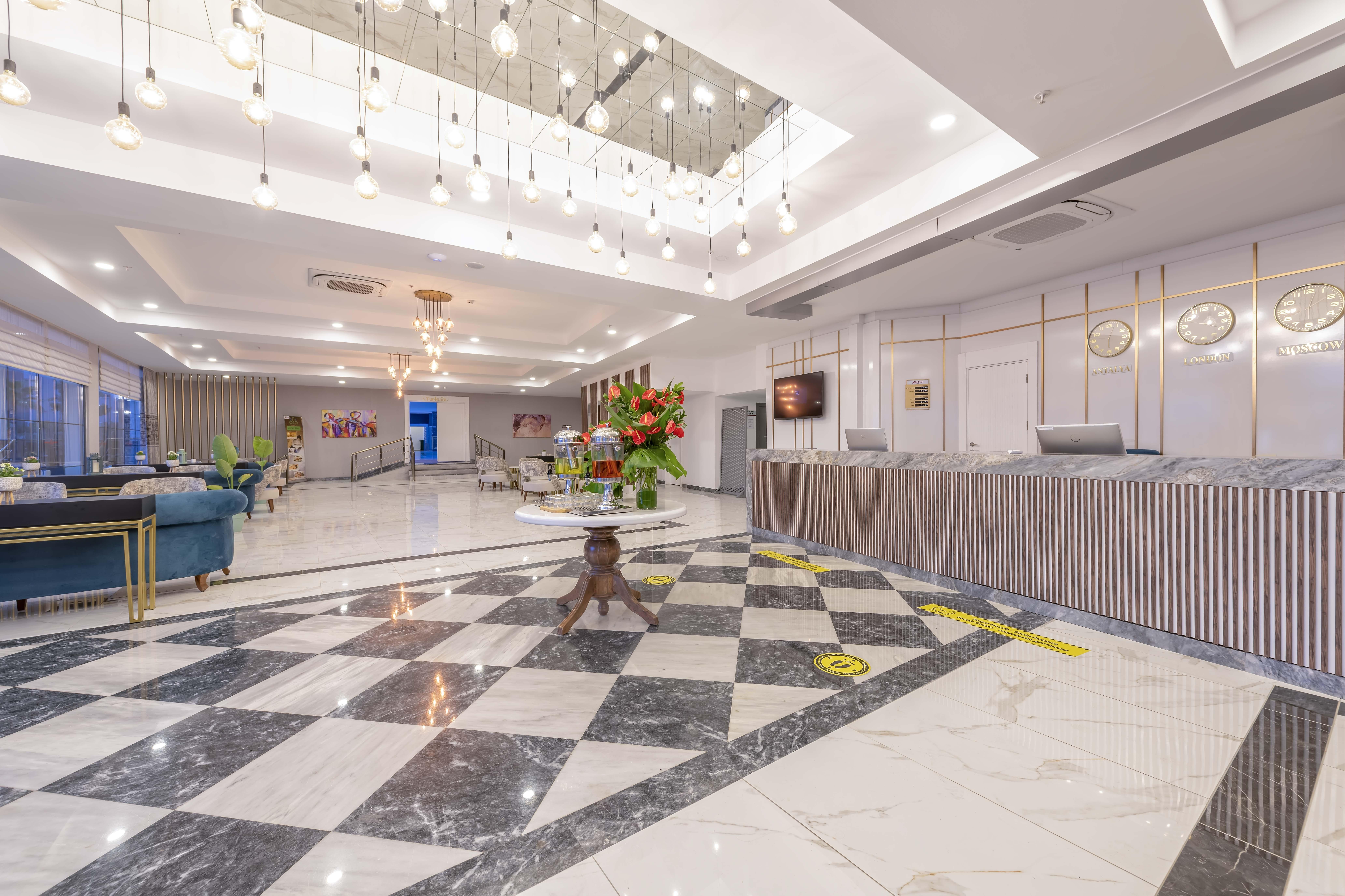 Royal Towers Lara Hotel Antalya Buitenkant foto
