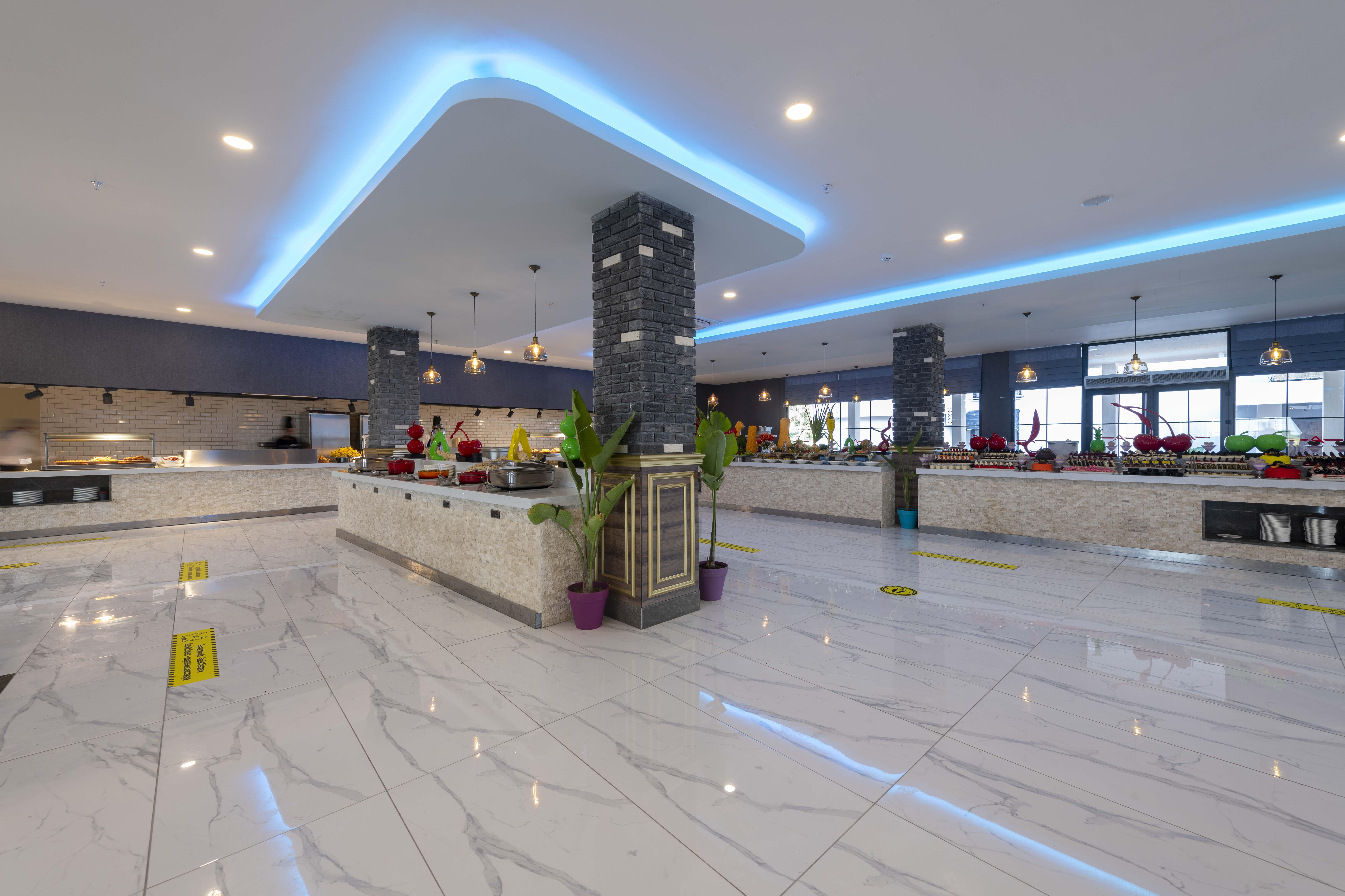 Royal Towers Lara Hotel Antalya Buitenkant foto